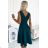 478-3 MAYA Kleid mit längerem Rücken, Ausschnitt und Gürtel – grün