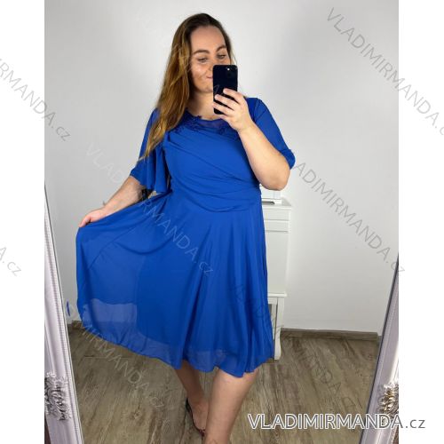 Šaty společenské elegantní šifonové krátký rukáv dámské nadrozměr (XL/2XL/3XL ONE SIZE) ITALSKÁ MÓDA IMM2380735/DUR Barva   královská modrá Velikost   XL/2XL