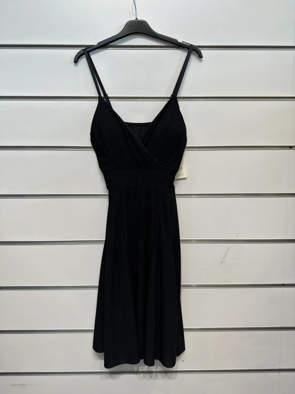 Šaty krátké společenské na ramínka dámské (S/M ONE SIZE) ITALSKÁ MÓDA 	 IMPSH233545 Černá S/M