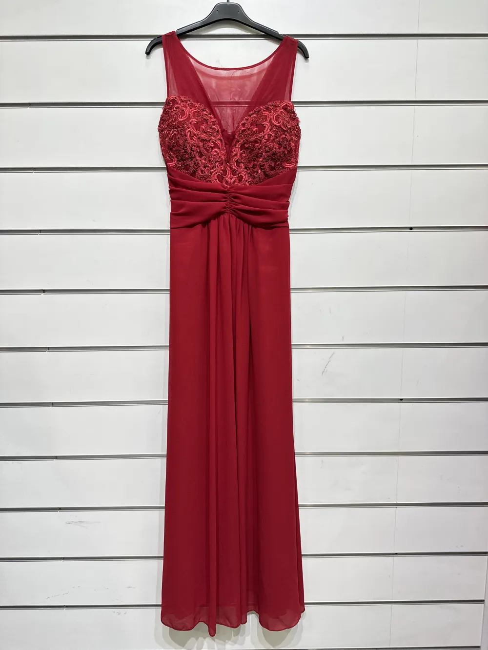 Šaty elegantné spoločenské na ramienka dámske (S/M ONE SIZE) TALIANSKA MÓDA IMPSH2480668 červená S / M