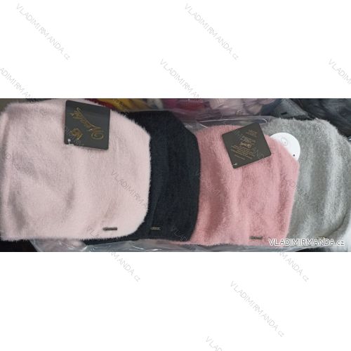 Winter hat with pompon women (ONE SIZE) WROBI PVB21104142